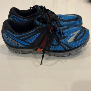 Brooks running shoes size 11